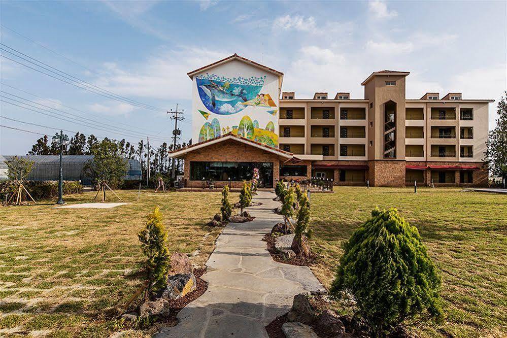 Famille Spa Resort Seogwipo-stad Buitenkant foto